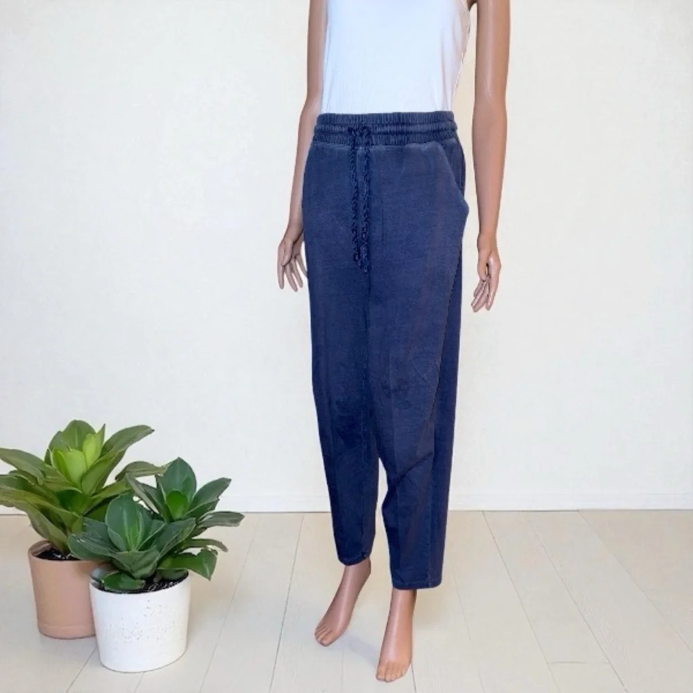 Universal Threads Women's Tapered Ankle Pull-On Joggers - Picture 7 of 16